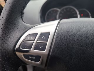 Mitsubishi L 200 2013