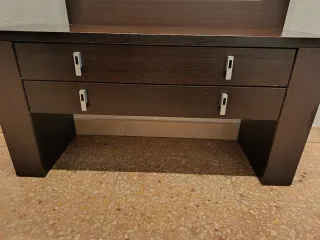 Recibidor de madera con espejo