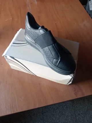 Zapatillas negras mujer