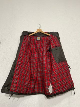 Parka Carhartt Marrón con Capucha