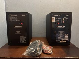 Altavoces Pioneer DJ DM-40D