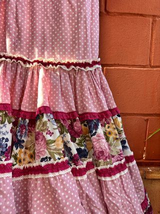 Traje de flamenca rosa con lunares