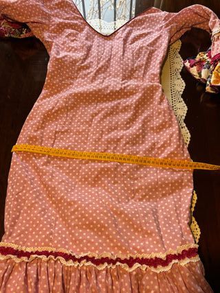 Traje de flamenca rosa con lunares