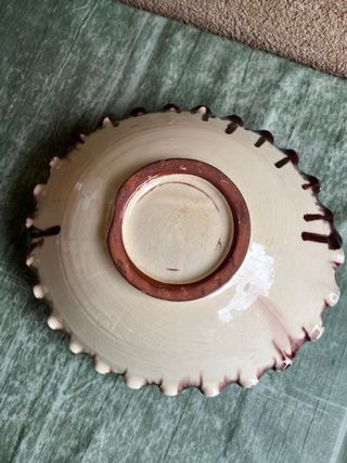 Frutero de cerámica decorado  con asas