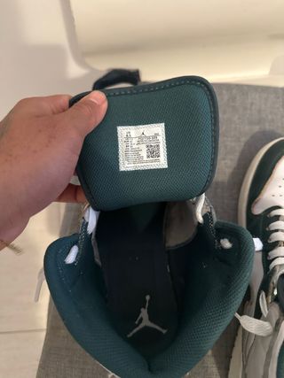 Jordan 1 Gris, Verde y Blanco