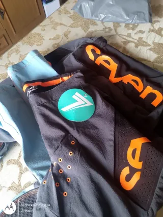 Pantalones Motocross Talla 28 y 30.    20€ unidad