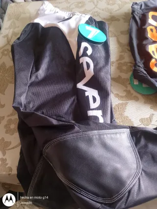Pantalones Motocross Talla 28 y 30.    20€ unidad