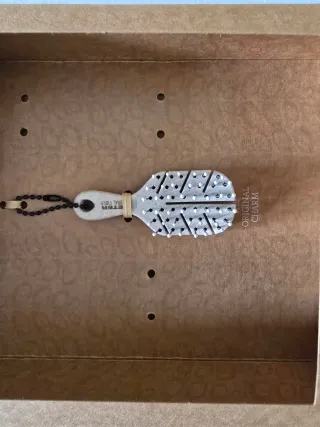 Llavero mini cepillo antitirones Beter