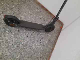 Patinete Eléctrico Xiaomi Gris