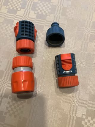 Irrigatore da giardino rosso