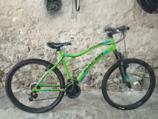 URGE VENTA: Bicicleta de montaña verde