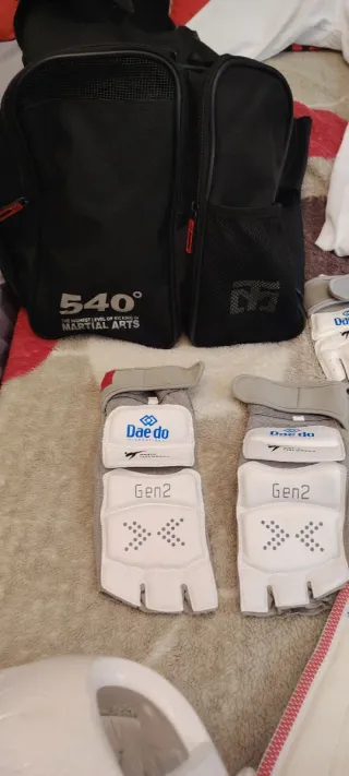 Kimono Taekwondo Daedo + Protecciones + Mochila