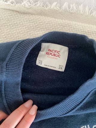 Sudadera Pull&Bear azul marino talla XS