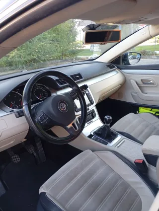 Volkswagen Passat CC 2011