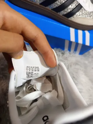 Adidas Samba OG Mujer Plata/Blanco