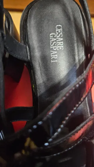 Sandalias charol Cesar Gaspari