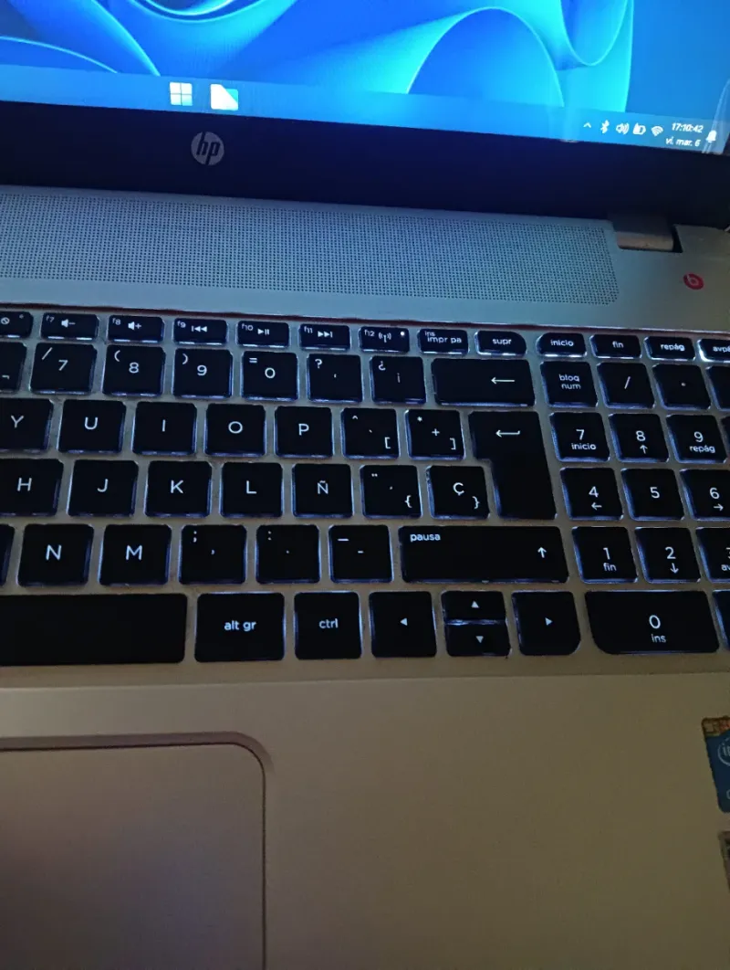 Portátil HP i7 16GB RAM 2.2GHz afbeelding 3