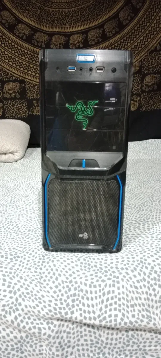 Ordenador sobremesa Razer Negro/Azul
