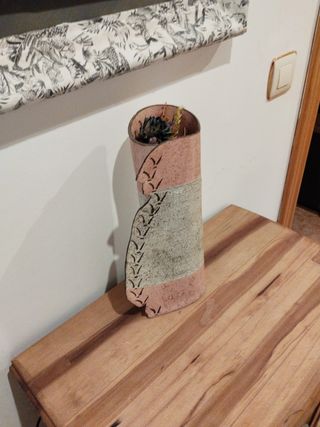 Jarrón de cerámica y terracota