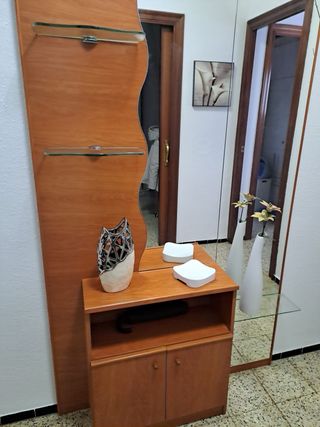 Mueble recibidor con espejo