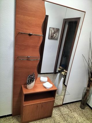 Mueble recibidor con espejo