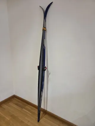 Esquís de fondo Rossignol + bastones