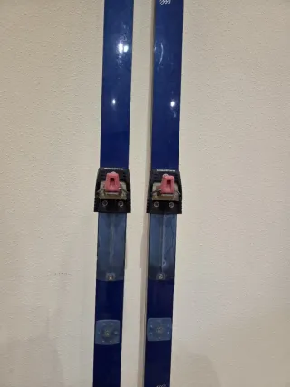 Esquís de fondo Rossignol + bastones