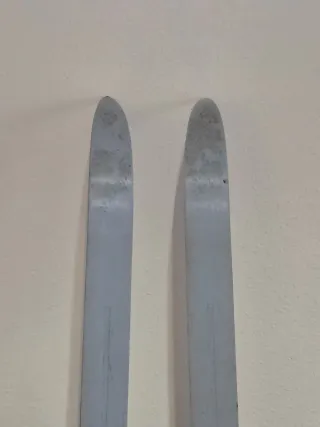 Esquís de fondo Rossignol + bastones