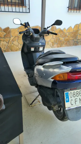 Suzuki Burgman 150 Maxi Scooter