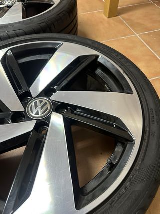 Llantas Originales Volkswagen Golf GTI 7.5 - R18