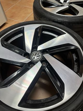 Llantas Originales Volkswagen Golf GTI 7.5 - R18