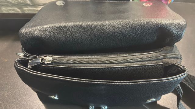 Bolso Zadig & Voltaire negro con detalles plateado