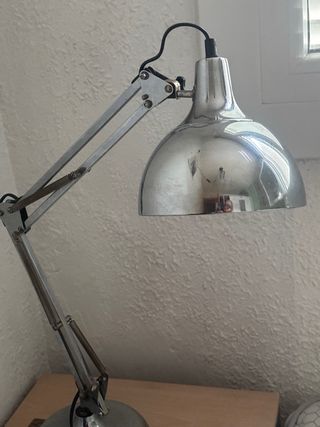 Lámpara de mesa diseño cromado