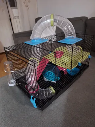 Jaula para hámster con tubos y accesorios