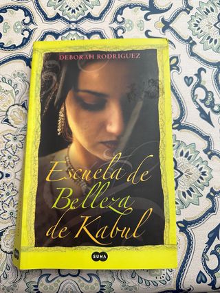 Libro Escuela de belleza de Kabul