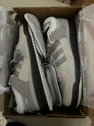 Tenis Adidas Bad Bunny Beige/Gris Forum