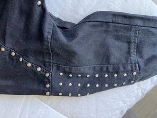 Sobrecamisa Zara tachuelas negra