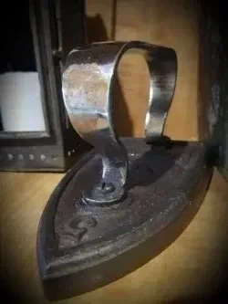 Plancha antigua de hierro francesa