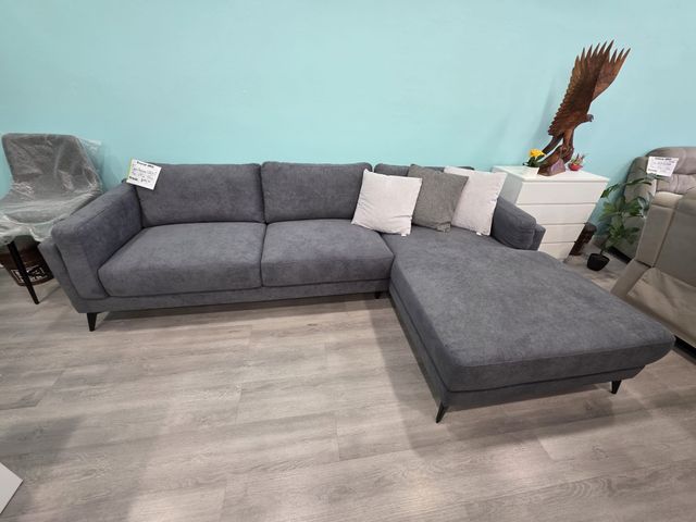 Sofá chaise longue gris tela