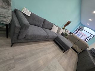 Sofá chaise longue gris tela