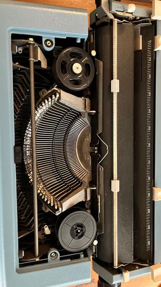 Máquina de escribir Olivetti Studio 46