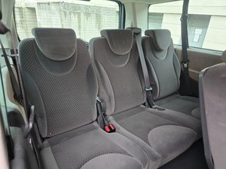 Peugeot Expert Combi 8