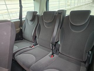 Peugeot Expert Combi 8
