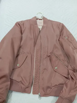 Chaqueta bomber Pull&Bear rosa talla XS