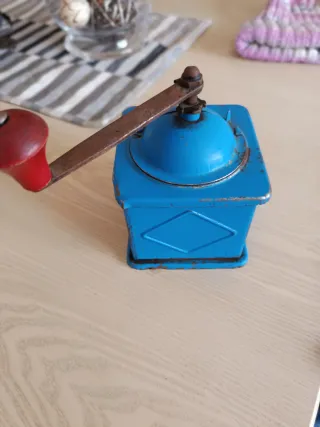 Molinillo de café antiguo ELMA azul