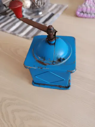 Molinillo de café antiguo ELMA azul