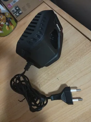 Cargador 12V Li-ion venta en persona