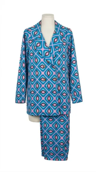 Conjunto blazer y falda estampado