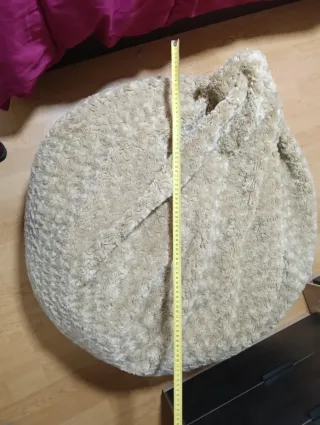 Puff grande de peluche beige