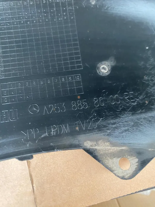 Moldura inferior Mercedes GLC A2538858000